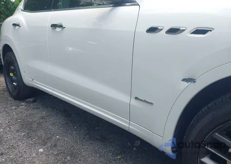 2019 Maserati Levante Granlusso из США, поврежденный, VIN ZN661XUL5KX309301